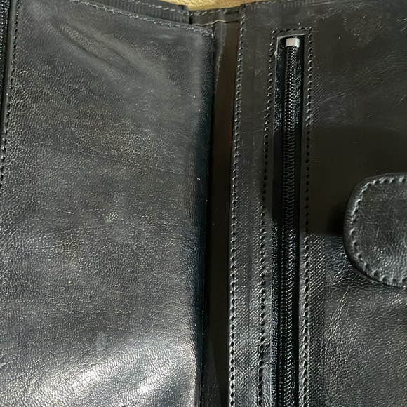 Vintage Black Tooled Embossed Wallet - Picture 6 of 6